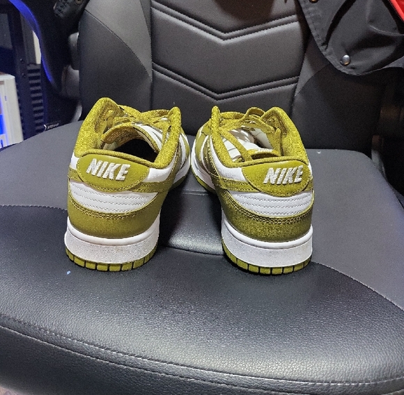 Nike Olive and White Low-Top Sneakers - Picture 6 of 6